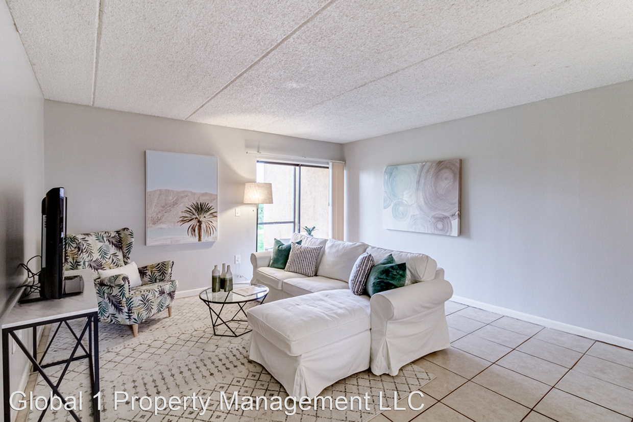 Primary Photo - 2 br, 1 bath Apartment - 1108 S. Bartow Rd...
