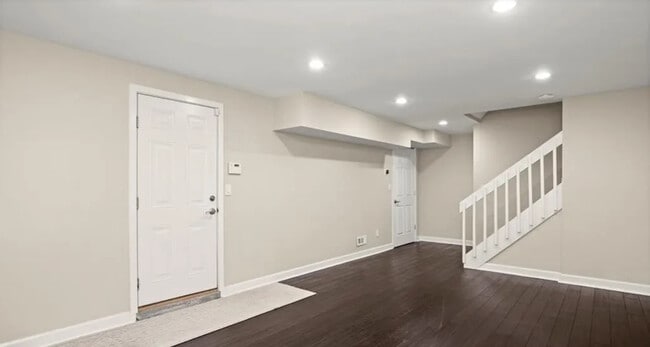 Building Photo - 141 Spring Gln