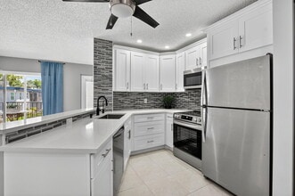 Building Photo - 7535 S Oriole Blvd