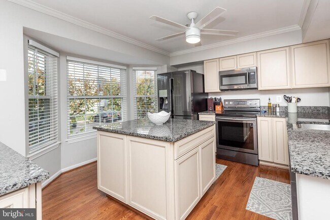 Building Photo - 1305 Sea Shell Ct