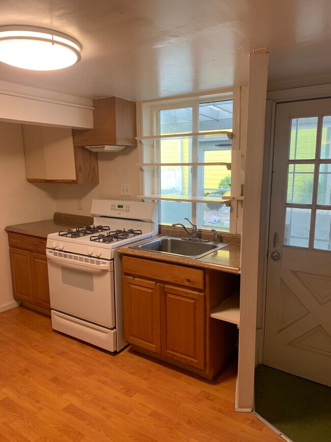Kitchen - 238 Geneva Ave