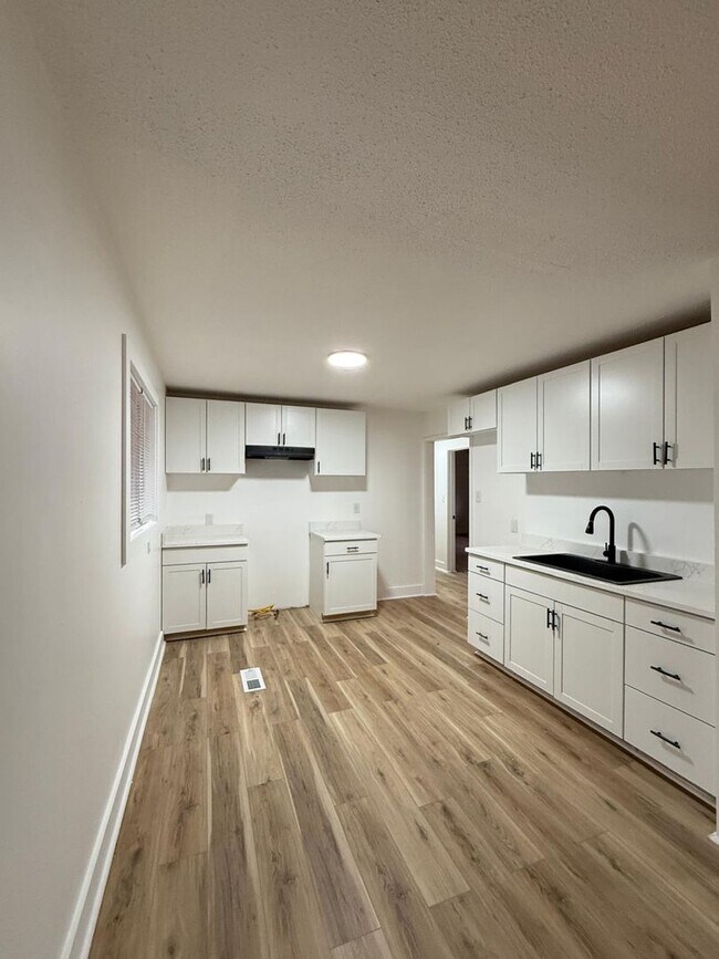 Foto del edificio - Beautifully Remodeled 4-Bedroom, 2-Bathroom Home with Modern Finishes in Benton!