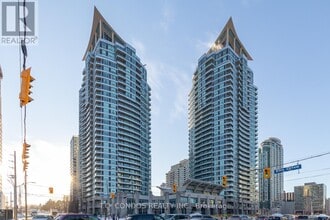 Building Photo - 33 Elm Dr W