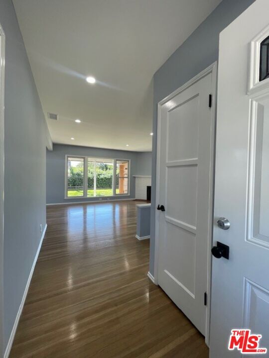 Foto del edificio - 7330 W 89th St