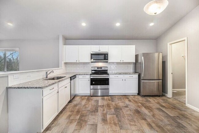 Building Photo - 4461 Soya Ave