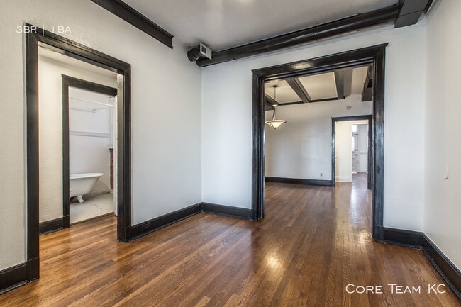 Building Photo - 500 Gladstone Blvd