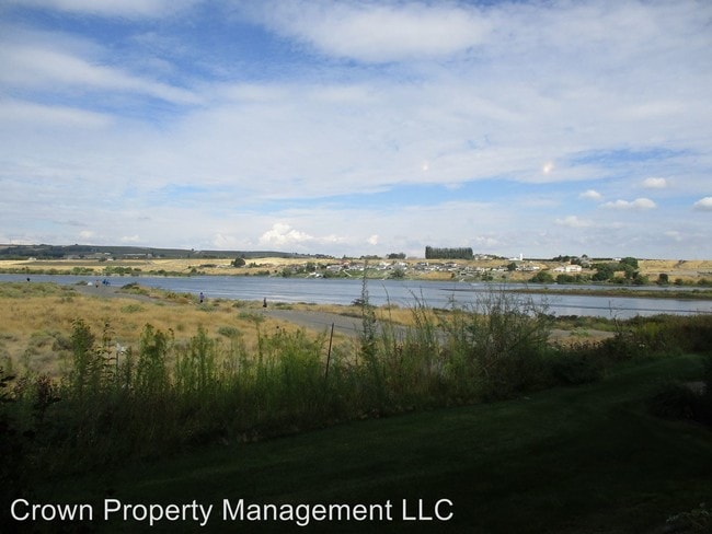 Building Photo - 3188 Willow Pointe Dr