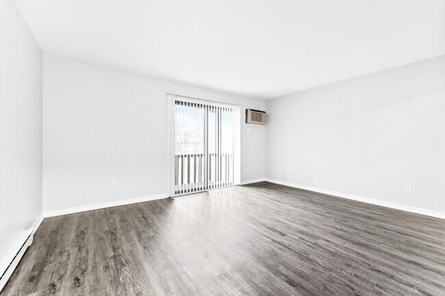 Foto del edificio - 5953 Walnut Cir Dr