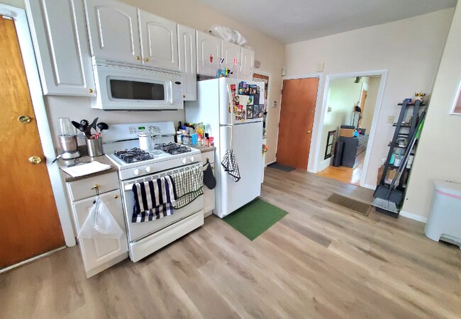 Foto del edificio - 107 Brookline St