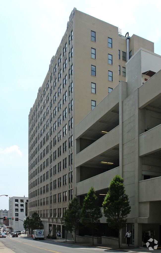 Building Photo - Bennie Dillon