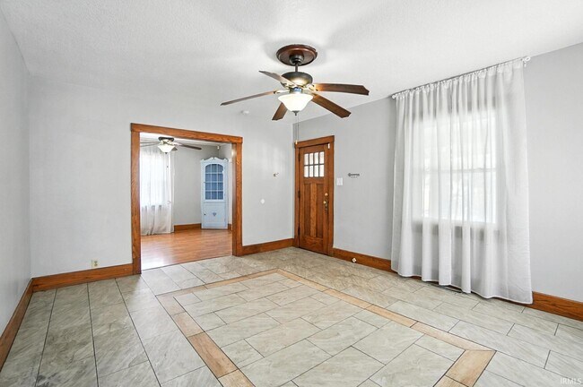 Building Photo - 3022 S Wayne Ave