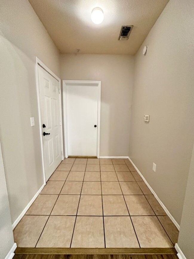 Building Photo - Lake Mary - 1 Bedroom, 1 Bathroom – $1,545.00