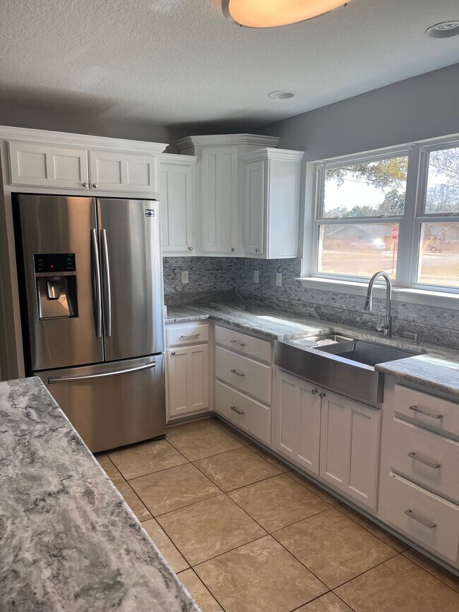 Foto del edificio - 701 Sarazen Dr