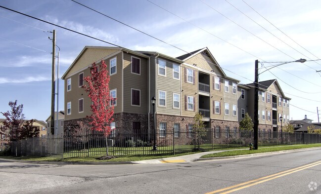 525 Angliana ¡alejado - Latitude Lexington