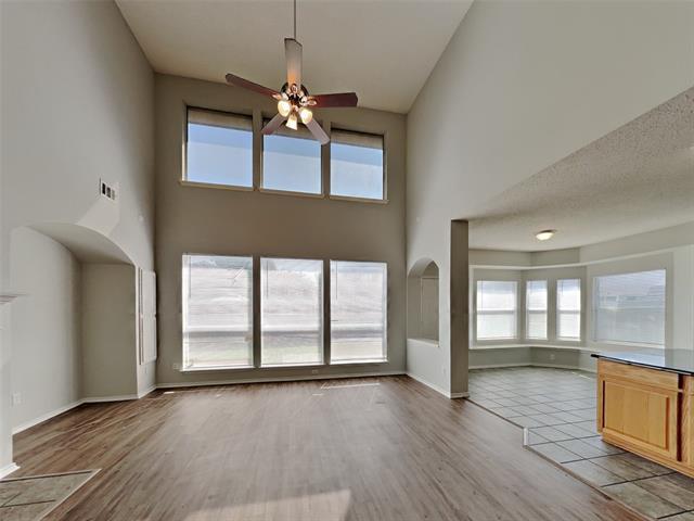 Building Photo - 736 Mulberry Ln