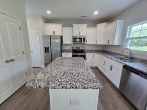 Building Photo - 463 Jackson Pond Dr