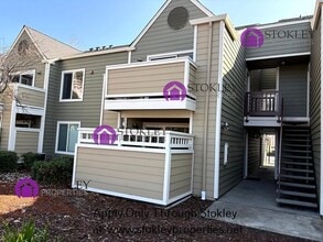 Building Photo - 130 Reflections Dr