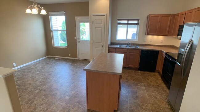 Foto del edificio - Great 2 Story Townhome!
