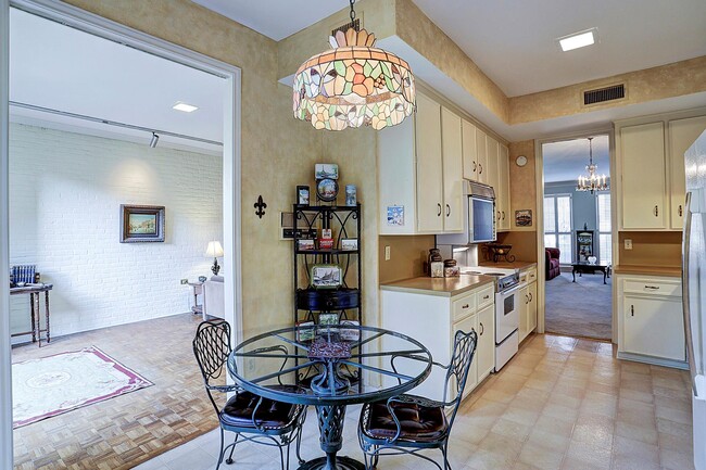 Building Photo - 2106 Fulham Ct