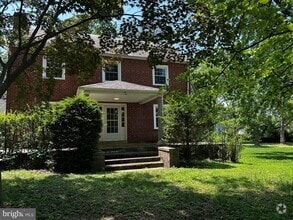 Building Photo - 7 W Orchard Ln