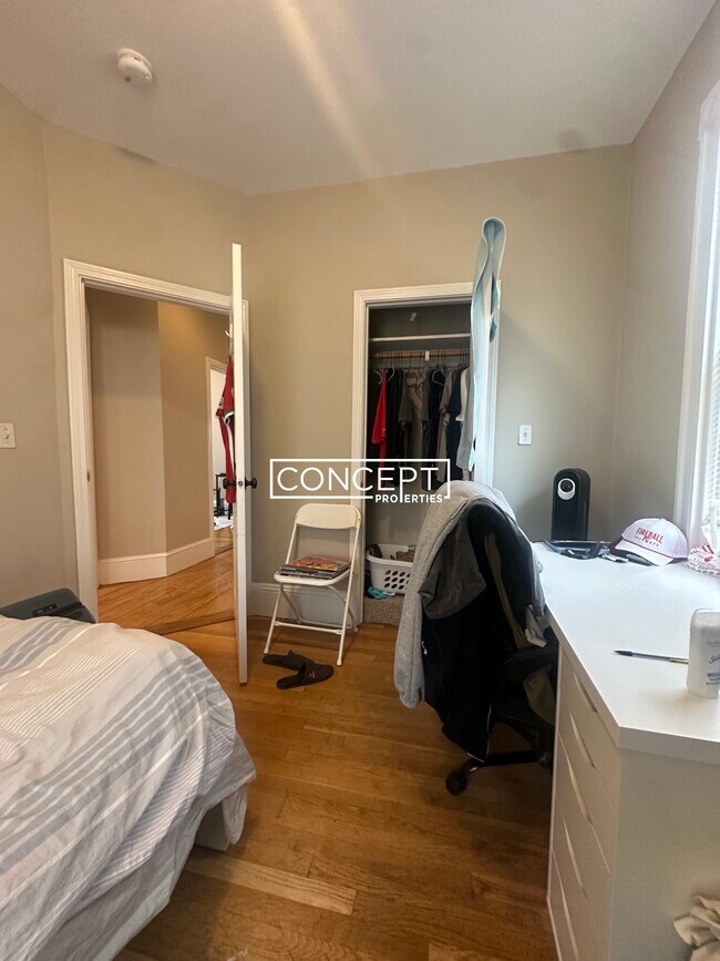 Foto del edificio - 47A Hillside St. Unit 3