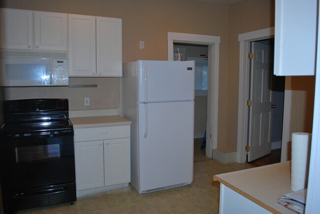 Building Photo - 6027 6th Ave NE