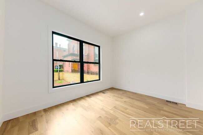 Foto del edificio - Brand New 2 Bed in Greenwood with W/D in u...