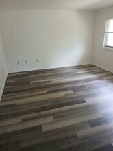 Building Photo - 56 Fernwood Ave