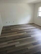 Building Photo - 56 Fernwood Ave