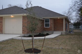 Building Photo - 211 Coby Dr