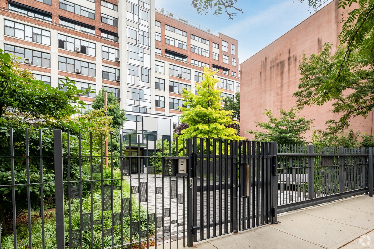 NewsWalk Lofts Apartments at 535 Dean St Brooklyn, NY