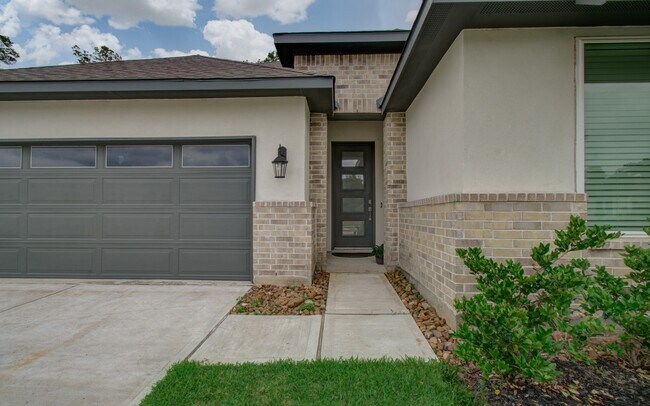 Foto del edificio - 10011 Angelina Wds Ln