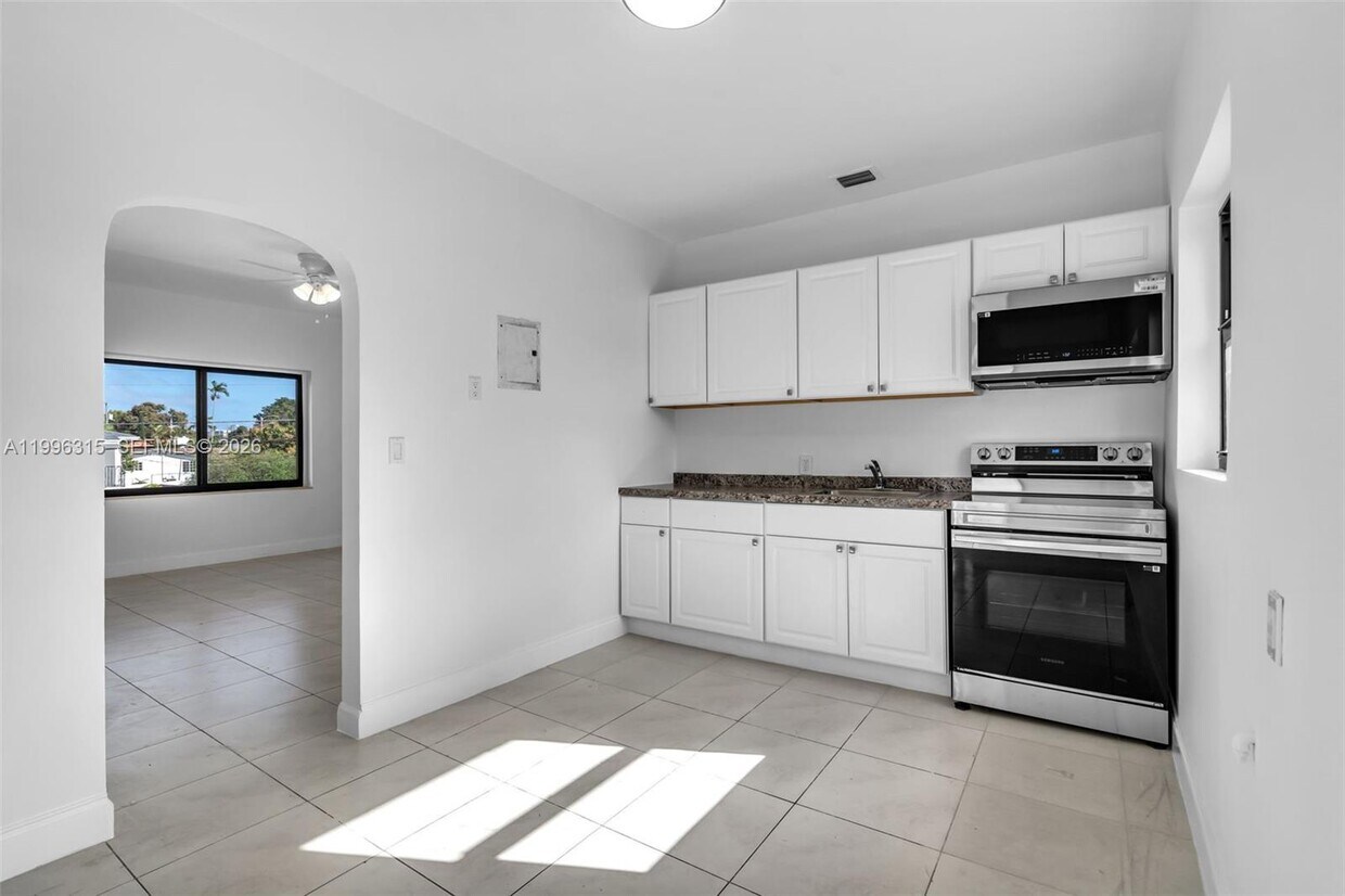 Foto del edificio - 130 SW 31st Ct