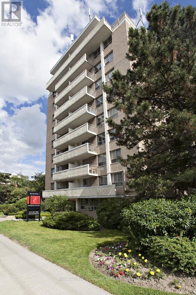 Photo du bâtiment - 525 Eglinton Ave E