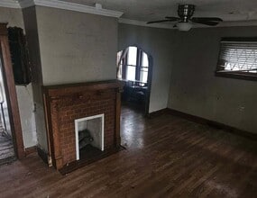 Building Photo - 1449 Walbridge Ave