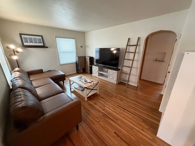 Building Photo - Home For Rent in Central Sioux Falls