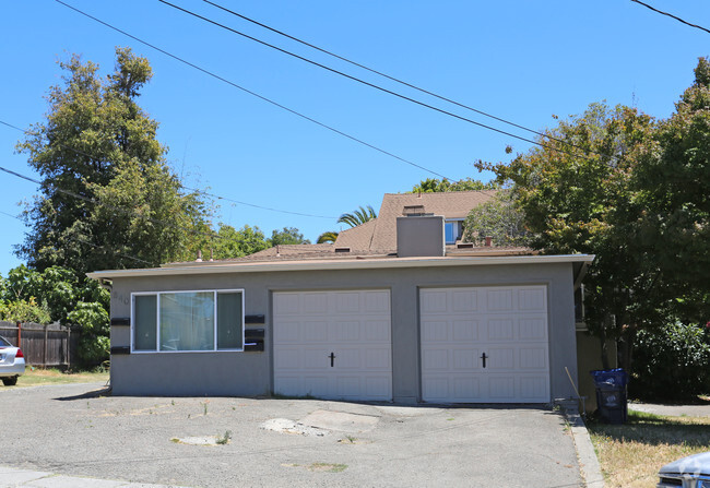 Foto del edificio - 840-842 Cedar St