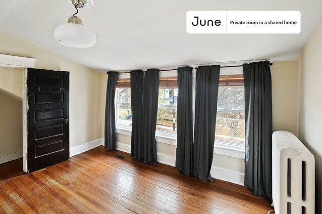 Building Photo - Room in Shared 5 bed/3 bath home