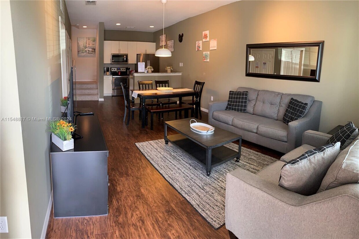 Foto principal - 3225 Cupid Pl