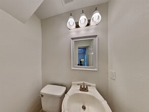 Building Photo - 30710 Country Meadows Dr