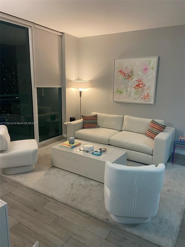 Foto del edificio - 950 Brickell Bay Dr