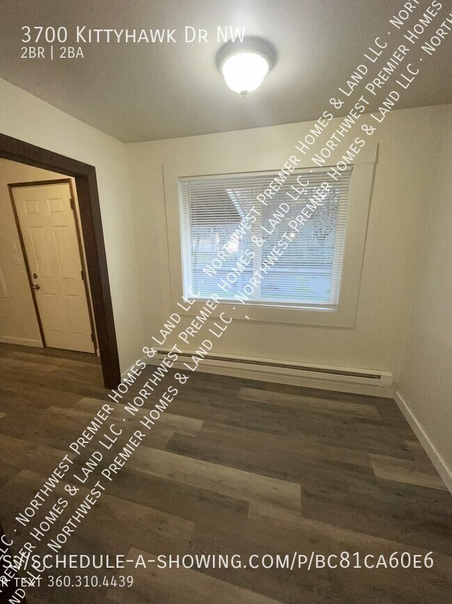 Building Photo - 3700 Kittyhawk Dr NW