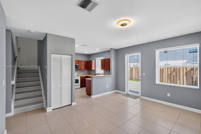 Foto del edificio - 14747 SW 25th Ln