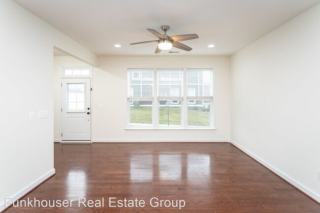 Foto del edificio - 3 br, 2.5 bath House - 3245 Battery Park P...
