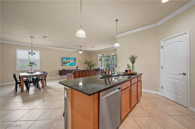 Building Photo - 13085 Cardeto Ct