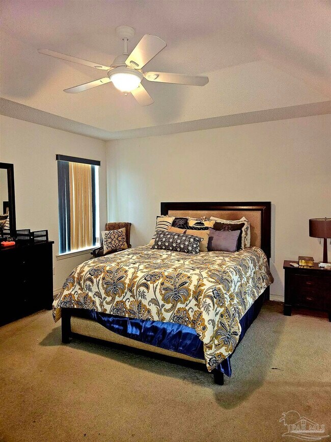 Foto del edificio - 5133 Zachary Blvd