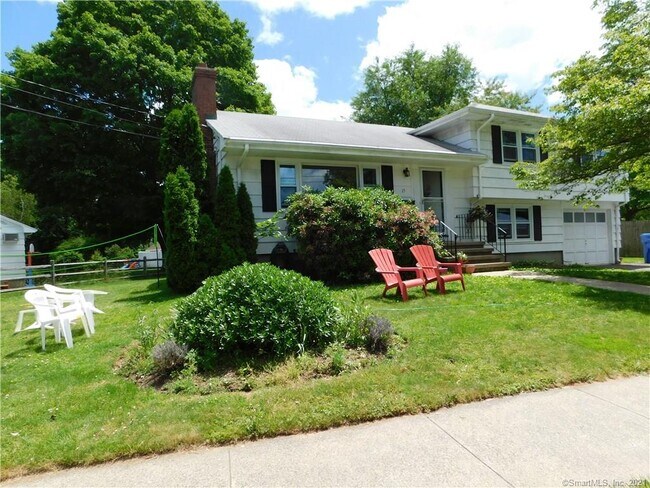 Building Photo - 15 Edgemere Rd