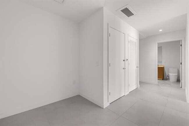 Building Photo - 1400 Biscayne Blvd