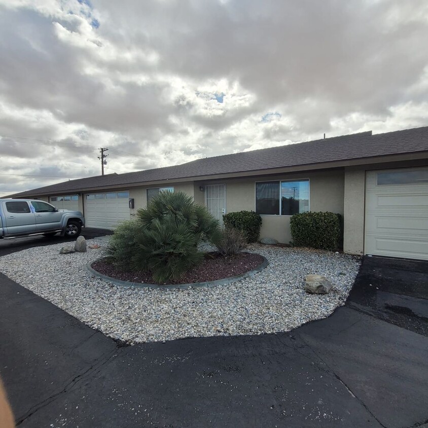 Foto principal - Coming Soon in Apple Valley!!! Beautiful 2...