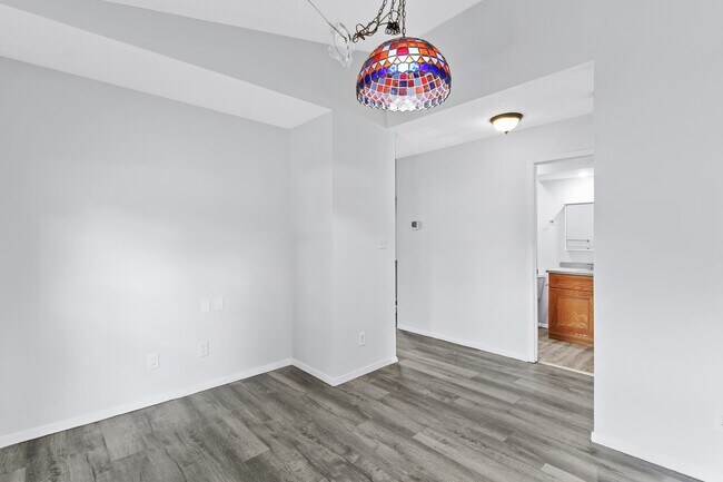 Foto del edificio - 2302A Melrose Dr